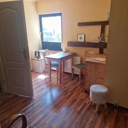 Romantikzimmer In Striesen 3*