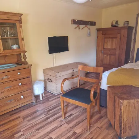 Romantikzimmer In Striesen Konukevi