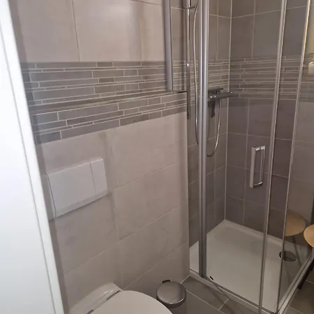 Romantikzimmer In Striesen 3*